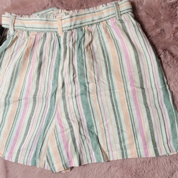 Art class short  for a girl size 6/6x - Picture 2 of 4